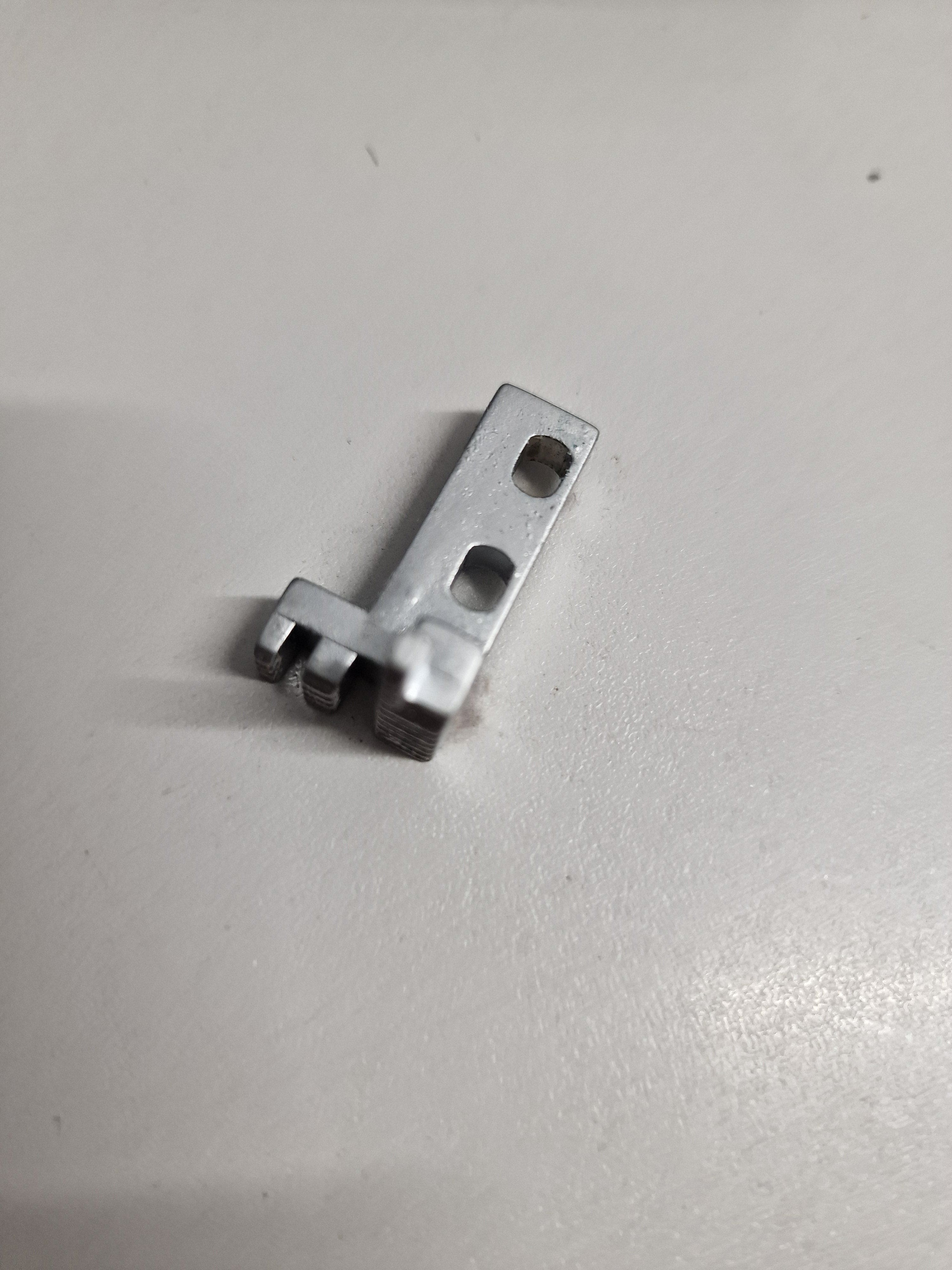 Feed Dog for Singer Serger Models and White Serger Models1300, 2000